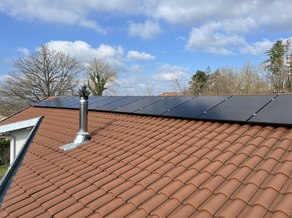 Installation panneaux photovoltaïques - POUILLY LES FEURS