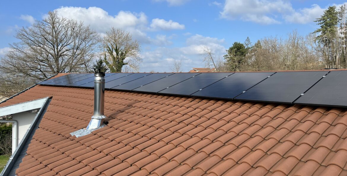 Installation panneaux photovoltaïques - POUILLY LES FEURS